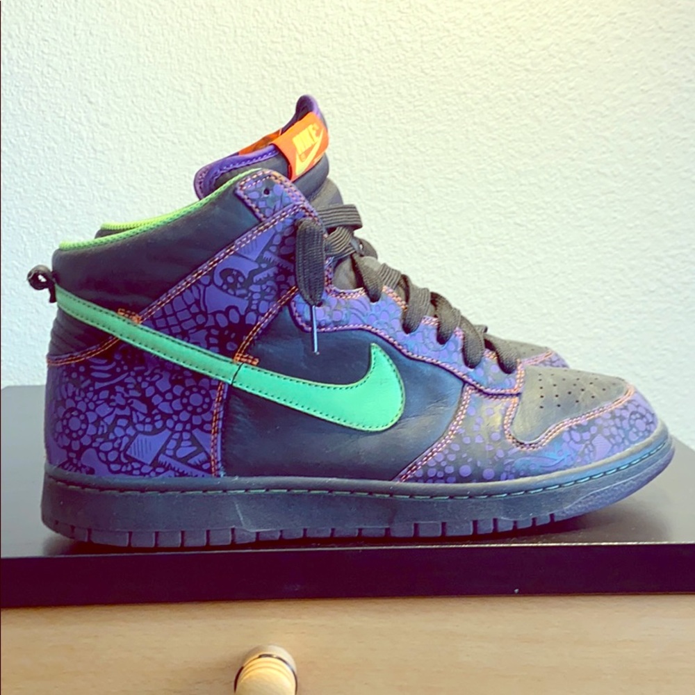 Nike Dunk “Day of the Dead”